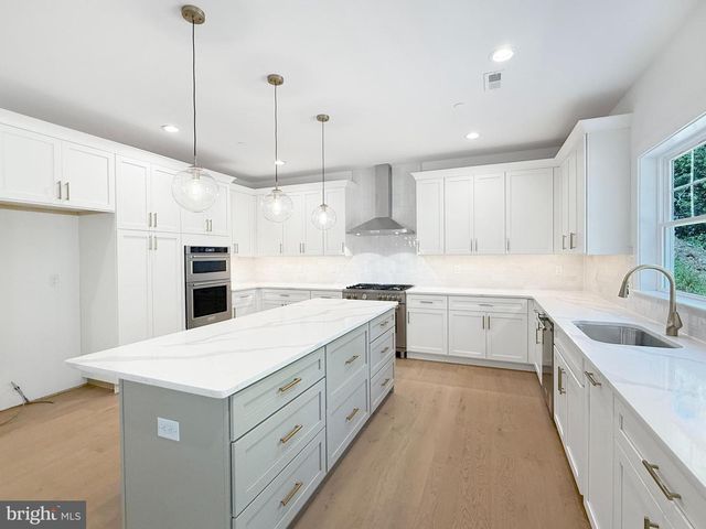 1823 N LINE ST, Hatfield, PA 19440