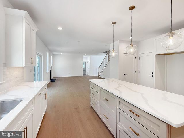 1823 N LINE ST, Hatfield, PA 19440