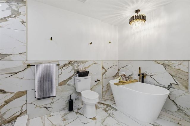 602 Lockwood Court, Lake Charles, LA 70605