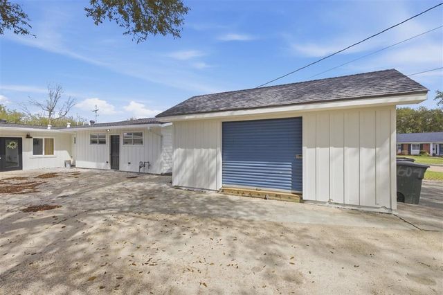 602 Lockwood Court, Lake Charles, LA 70605