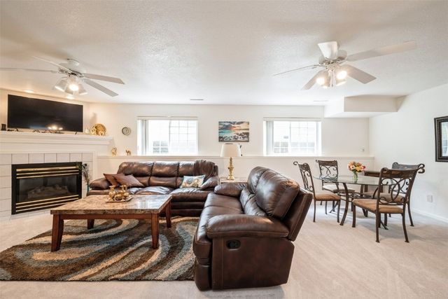 3900 Deer Valley Drive B, Marion, IA 52302