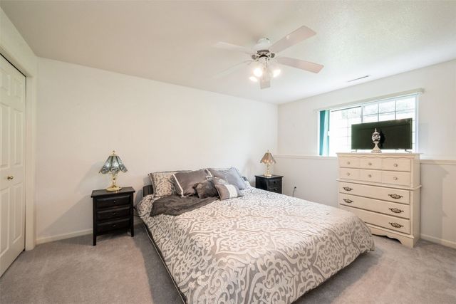 3900 Deer Valley Drive B, Marion, IA 52302