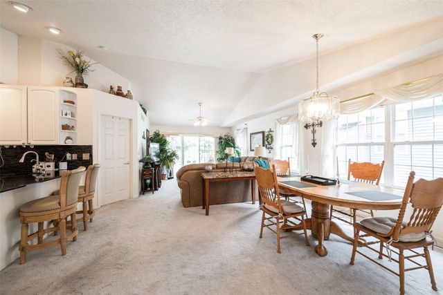 3900 Deer Valley Drive B, Marion, IA 52302