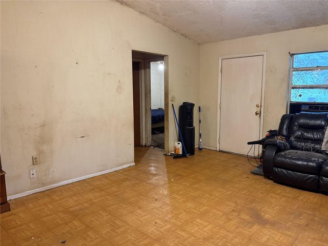 414 S WIGGINS ROAD, Plant City, FL 33566