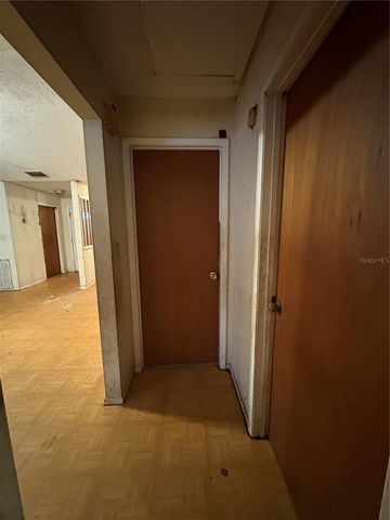 414 S WIGGINS ROAD, Plant City, FL 33566