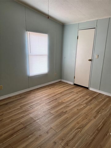 6527 Blue Water Court, Granbury, TX 76049