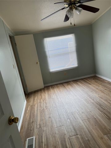 6527 Blue Water Court, Granbury, TX 76049