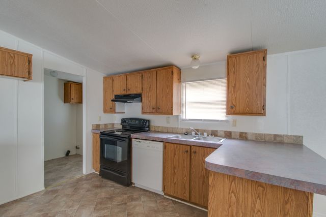 6527 Blue Water Court, Granbury, TX 76049