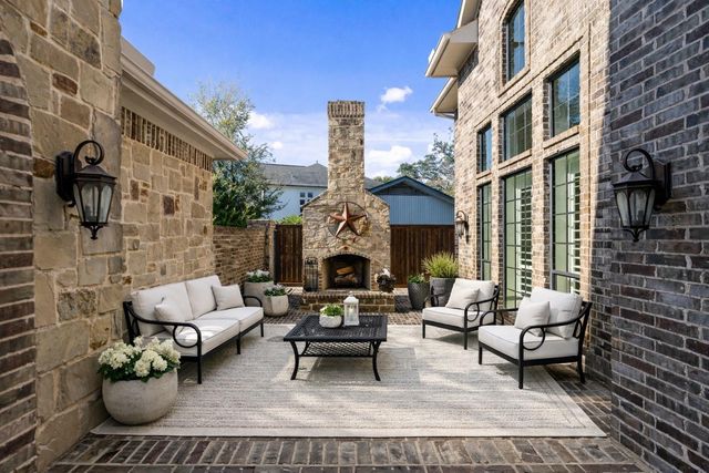 1510 Latexo Drive, Houston, TX 77018