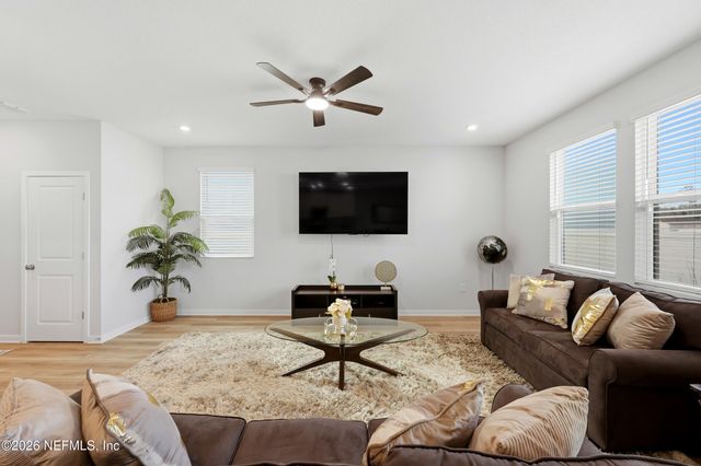 14742 CASHEW Avenue, Jacksonville, FL 32218