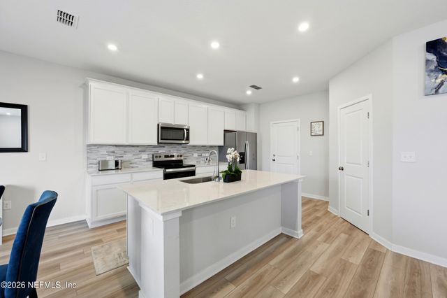 14742 CASHEW Avenue, Jacksonville, FL 32218