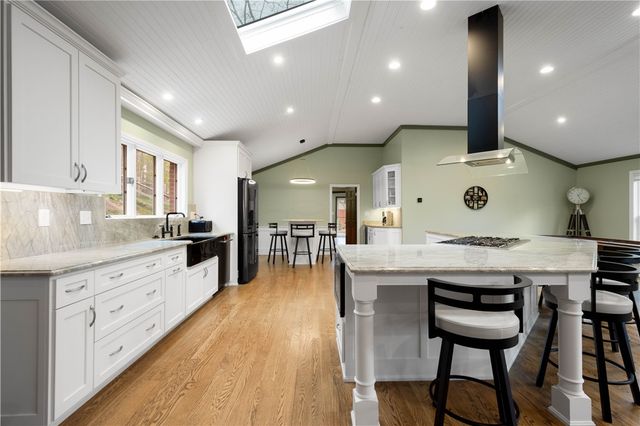 507 Buttermilk Ln, Bradford Woods, PA 15015