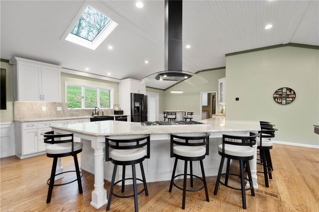 507 Buttermilk Ln, Bradford Woods, PA 15015