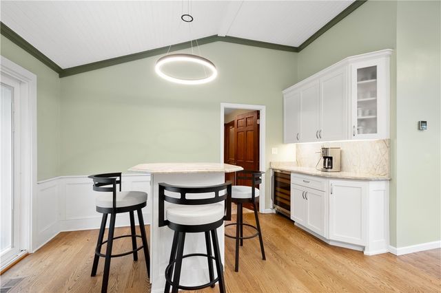 507 Buttermilk Ln, Bradford Woods, PA 15015