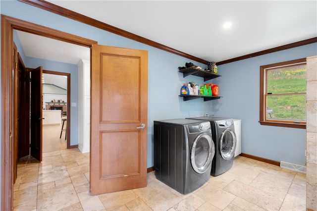 507 Buttermilk Ln, Bradford Woods, PA 15015