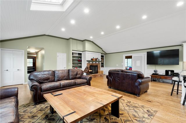 507 Buttermilk Ln, Bradford Woods, PA 15015