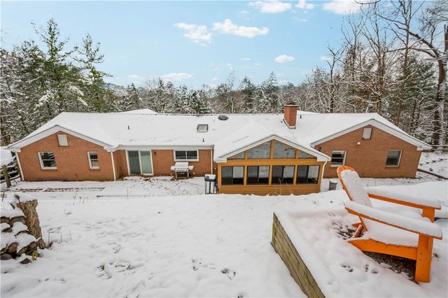 507 Buttermilk Ln, Bradford Woods, PA 15015