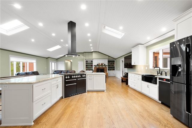 507 Buttermilk Ln, Bradford Woods, PA 15015