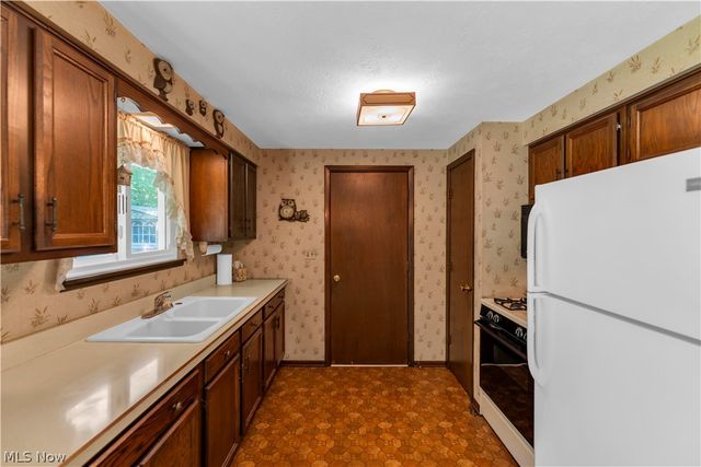 34739 Highland Drive, North Ridgeville, OH 44039
