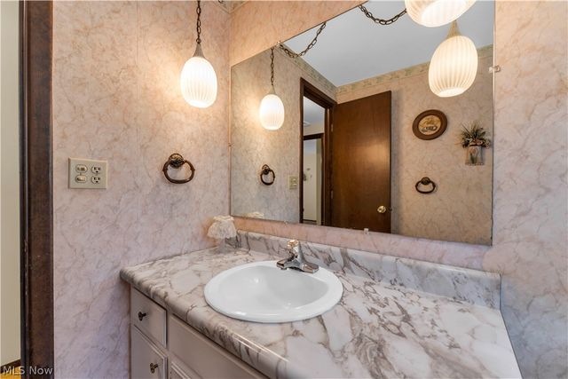 34739 Highland Drive, North Ridgeville, OH 44039
