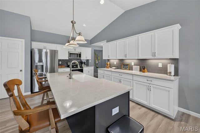 2009 White Branch Drive, St Paul, MO 63366