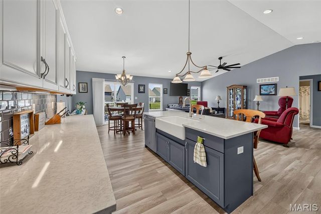 2009 White Branch Drive, St Paul, MO 63366