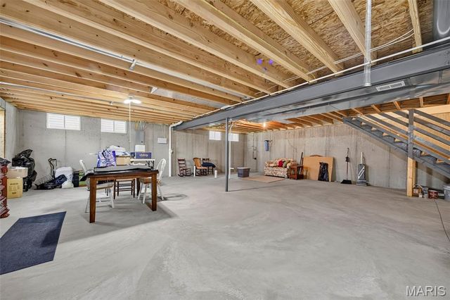 2009 White Branch Drive, St Paul, MO 63366