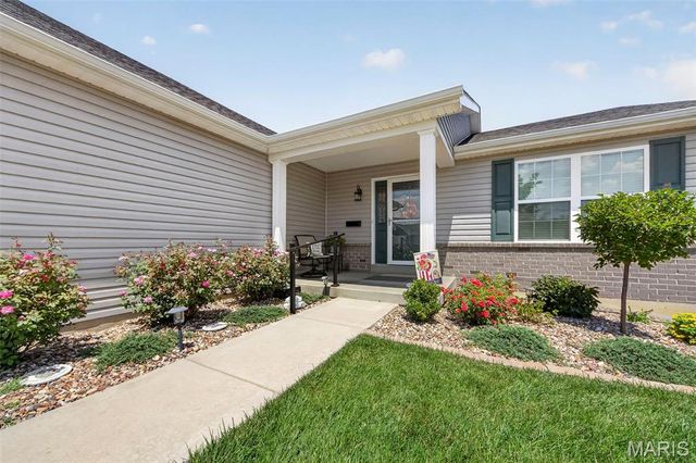 2009 White Branch Drive, St Paul, MO 63366