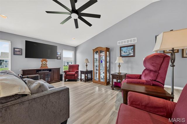 2009 White Branch Drive, St Paul, MO 63366