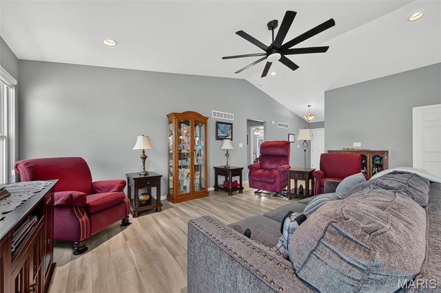 2009 White Branch Drive, St Paul, MO 63366