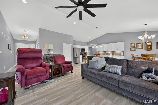 2009 White Branch Drive, St Paul, MO 63366