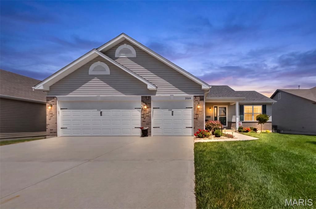 2009 White Branch Drive, St Paul, MO 63366