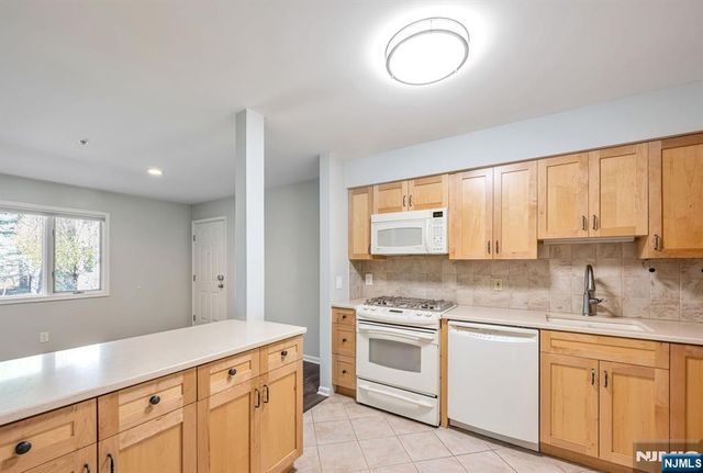 218 Orchard Park, Allendale, NJ 07401