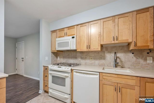 218 Orchard Park, Allendale, NJ 07401