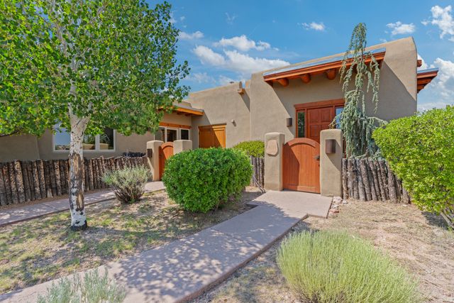 11 Pulitzer Trail D, Santa Fe, NM 87506