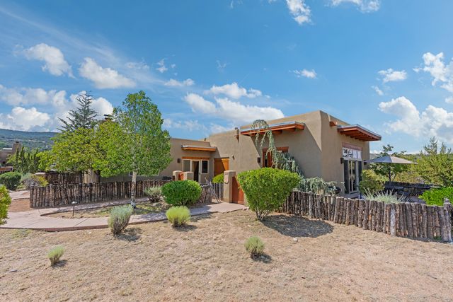 11 Pulitzer Trail D, Santa Fe, NM 87506