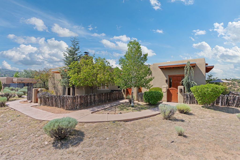 11 Pulitzer Trail D, Santa Fe, NM 87506