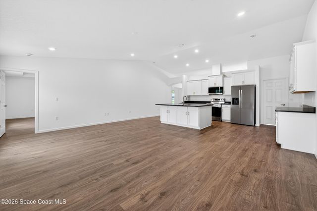 1098 Big Horn Circle NW, Palm Bay, FL 32907