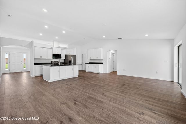 1098 Big Horn Circle NW, Palm Bay, FL 32907