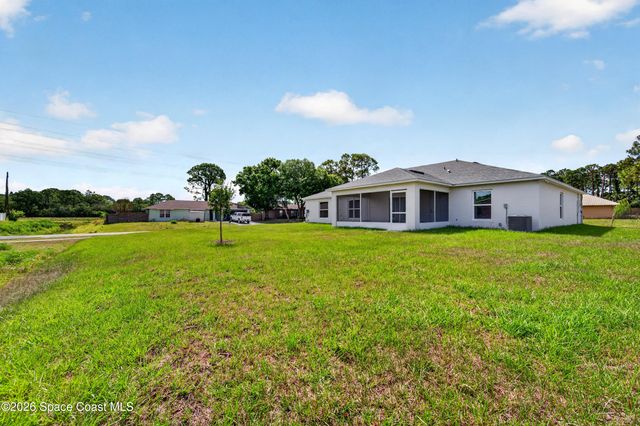 1098 Big Horn Circle NW, Palm Bay, FL 32907