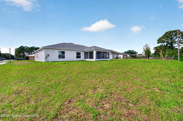 1098 Big Horn Circle NW, Palm Bay, FL 32907