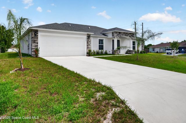 1098 Big Horn Circle NW, Palm Bay, FL 32907