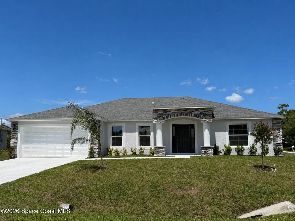 1098 Big Horn Circle NW, Palm Bay, FL 32907