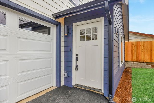 1602 Baker Ave #B, Everett, WA 98201