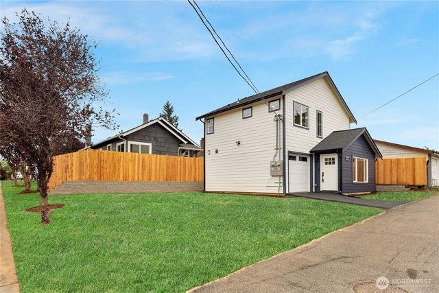 1602 Baker Ave #B, Everett, WA 98201