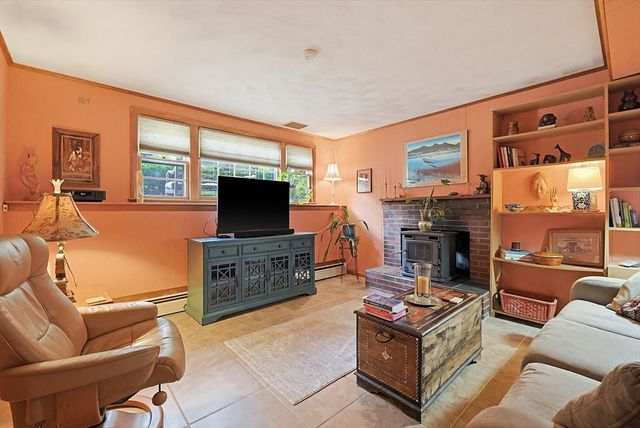 1 Fisher Street, Holliston, MA 01746