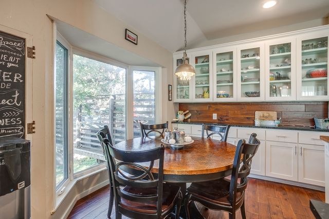 921 Overhill Drive, Bedford, TX 76022