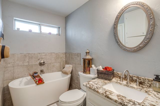 921 Overhill Drive, Bedford, TX 76022