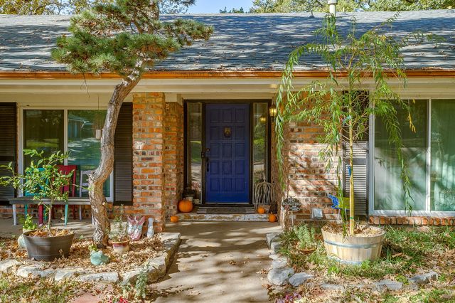 921 Overhill Drive, Bedford, TX 76022
