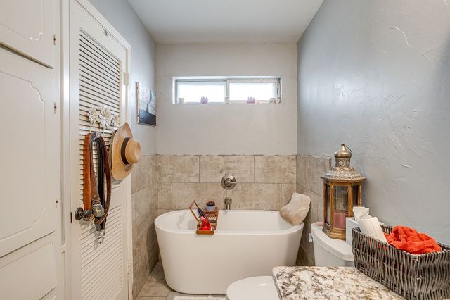 921 Overhill Drive, Bedford, TX 76022